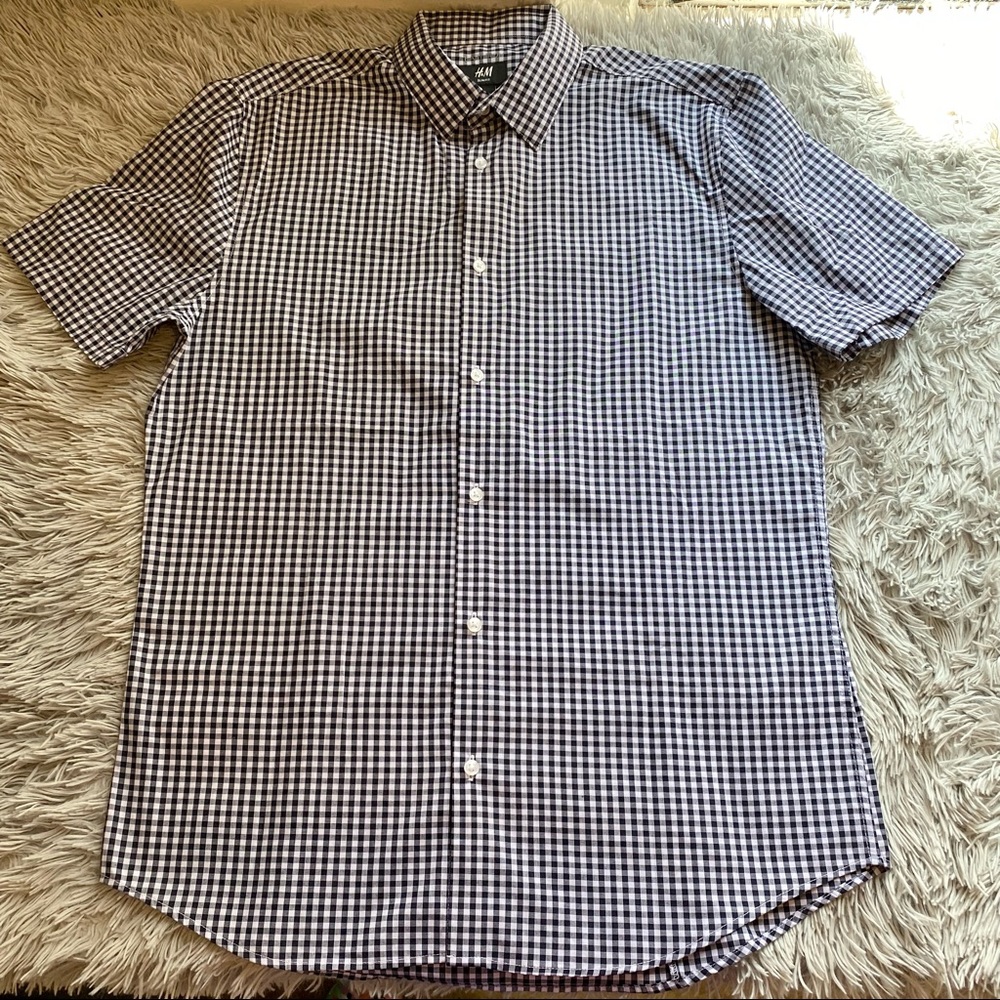 H&M Slim Fit Short Sleeves Men Button Down Shirt size M‼️
